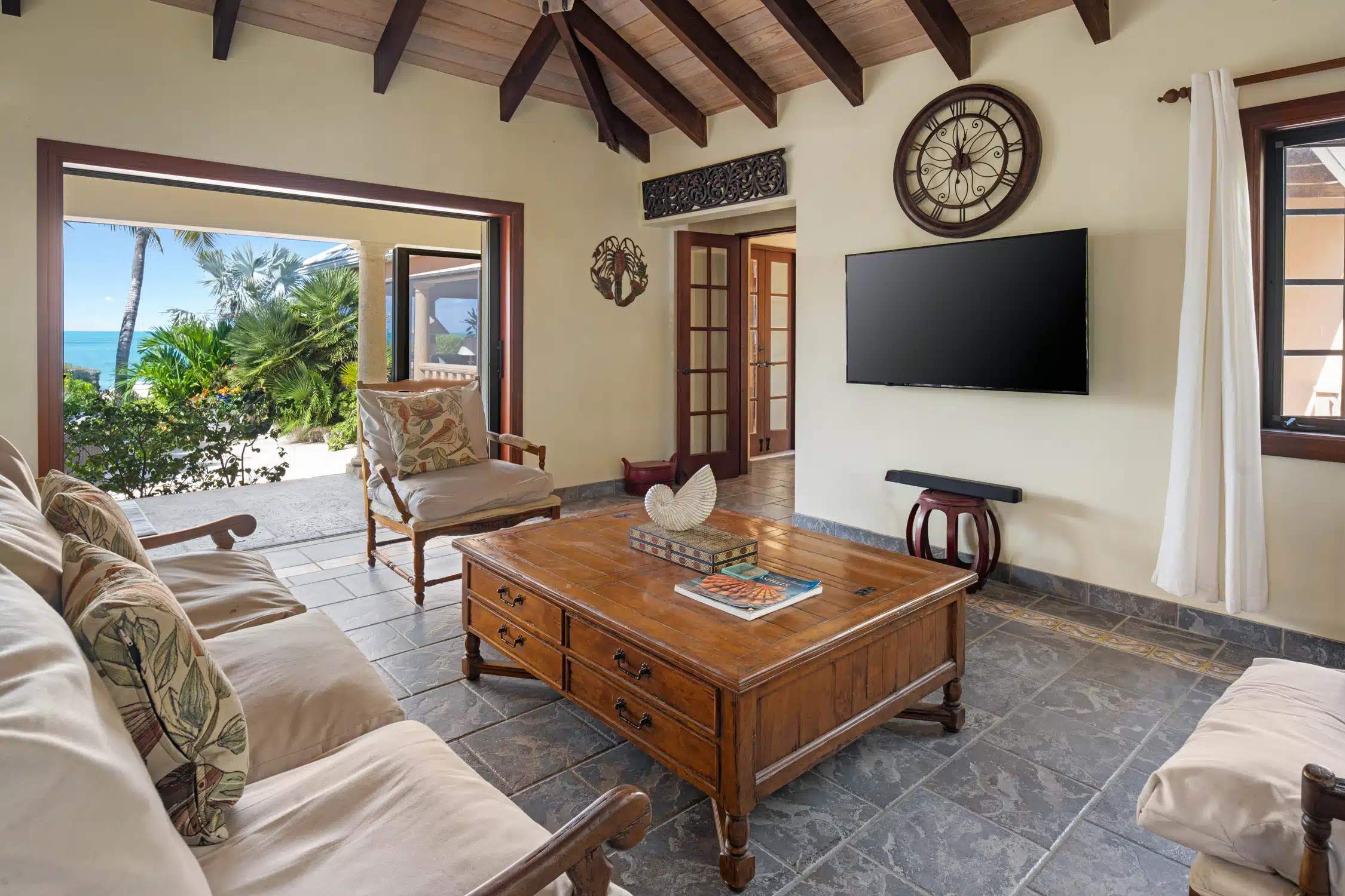 Villa Caona Photo Gallery