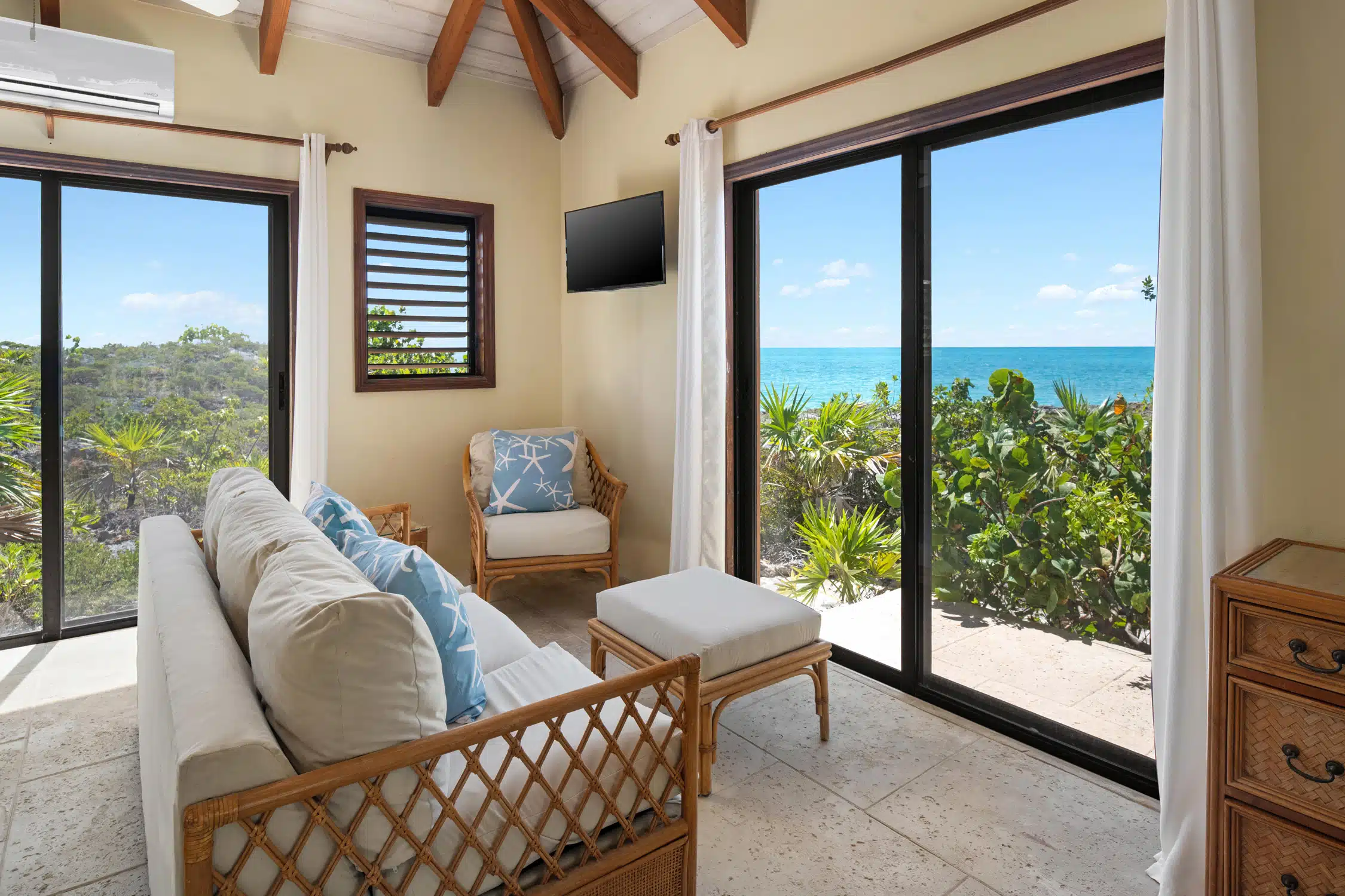 Villa Caona Photo Gallery