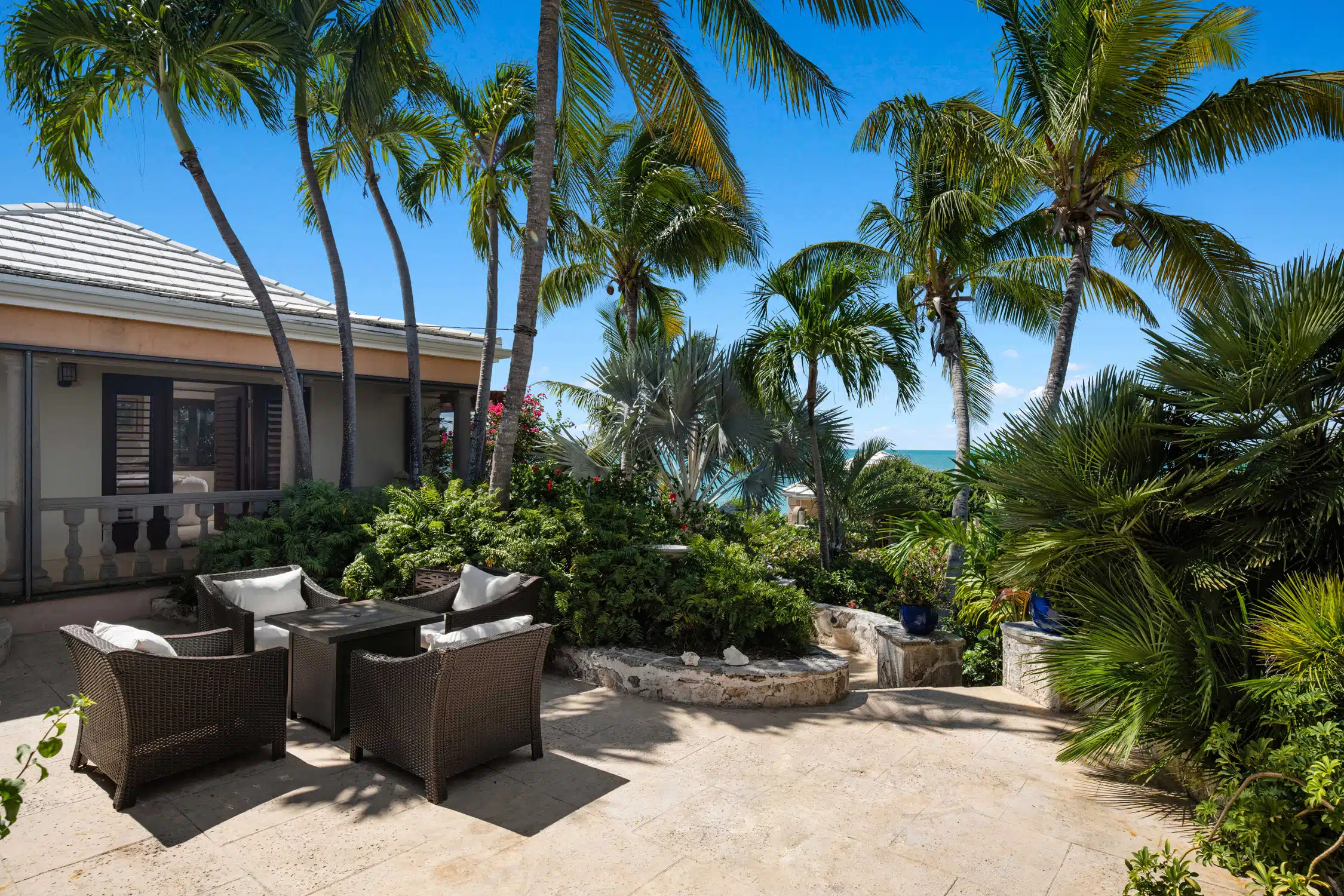 Villa Caona Photo Gallery